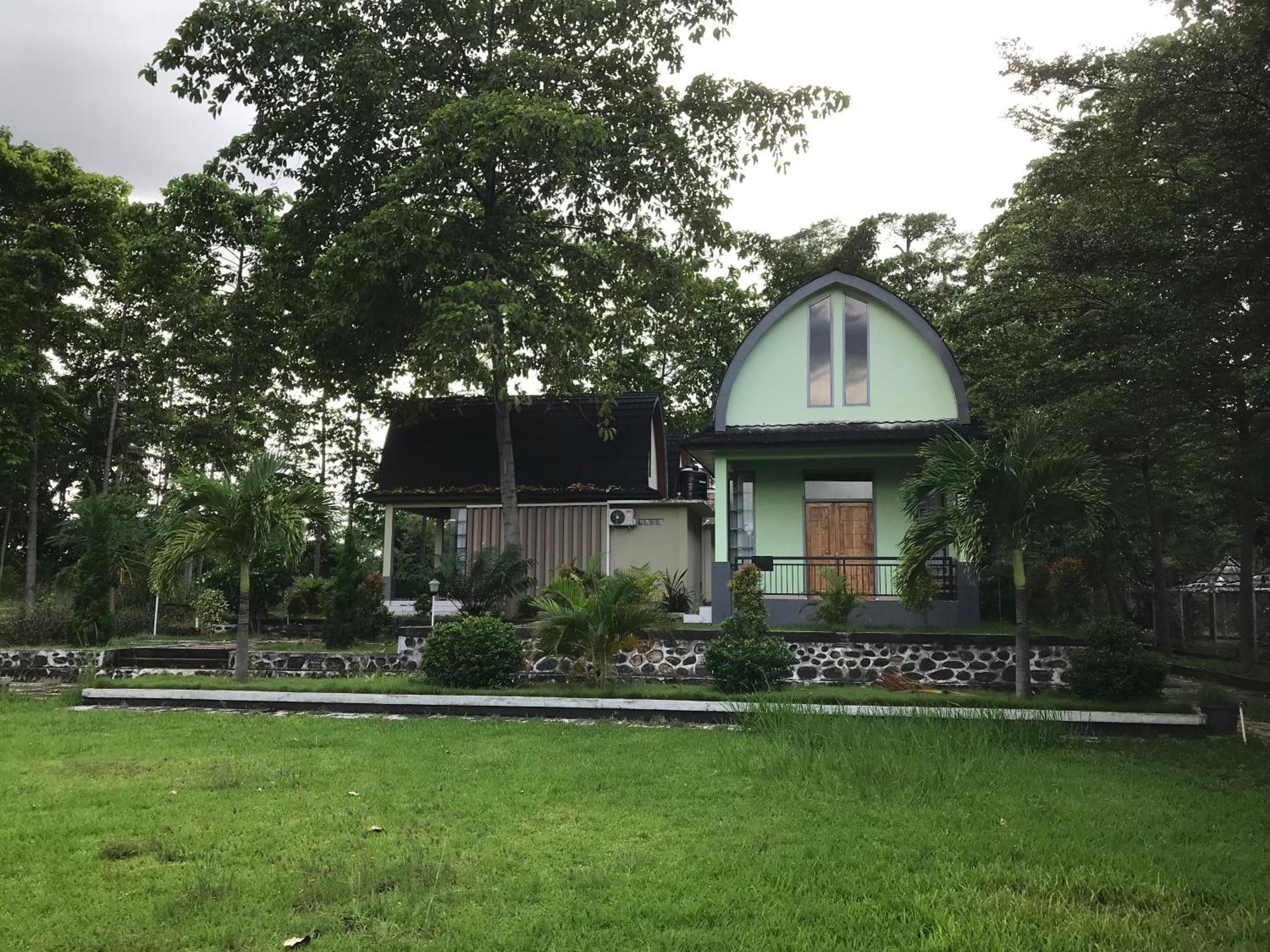 Pohon Purba Resort & Restaurant Labuhan Pandan エクステリア 写真