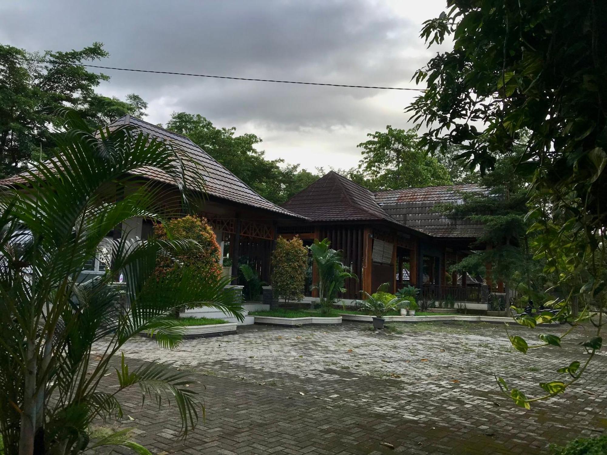 Pohon Purba Resort & Restaurant Labuhan Pandan エクステリア 写真