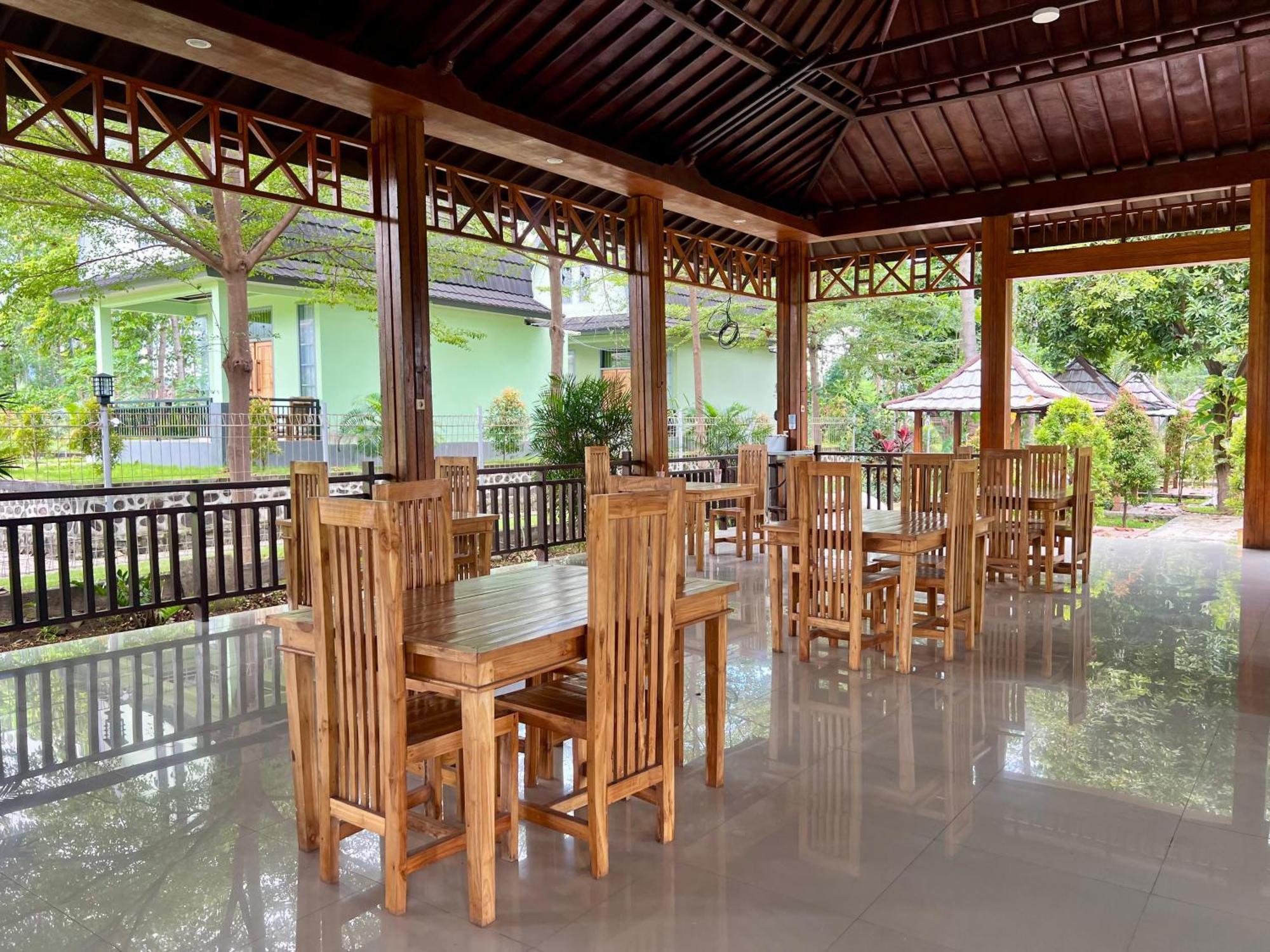 Pohon Purba Resort & Restaurant Labuhan Pandan エクステリア 写真